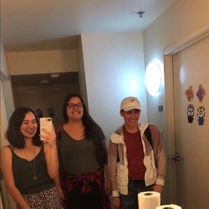 Meet your Posher, Caitlin